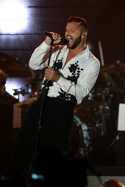 Miguel Bosé la Persona del Año en Latin GRAMMY 2013 fue homenajeado por los grandes de la música. Santiago Cruz, Alex Cuba, Gianmarco, Natalia Lafourcade, Pablo Alborán, Juan Campodónico, Jesse & Joy, Juanes, Illya Kuryaki, Ricky Martin, Laura Pausini, Draco Rosa, Alejandro Sanz, Ximena Sariñana, Julieta Venegas y Carlos Vives, honraron a Bosé.