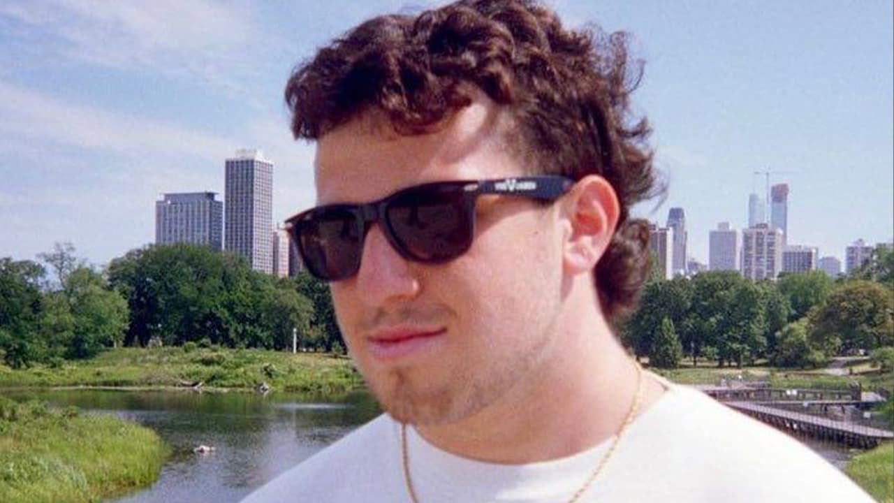 <a href="https://www.univision.com/local/chicago-wgbo/jacob-jake-jurinek-de-nashville-que-murio-festival-astroworld-habia-perdido-madre-2011?jahsgd" target="_blank">Jacob Jurinek</a>, de 21 años, viajó junto a Franco Patiño para disfrutar el Astroworld sin saber lo que iba a ocurrir. Era estudiante de la Southern Illinois University Carbondale.