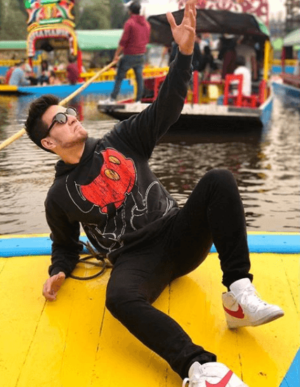 Al igual que su padre Vadhir tiene gran sentido del humor.