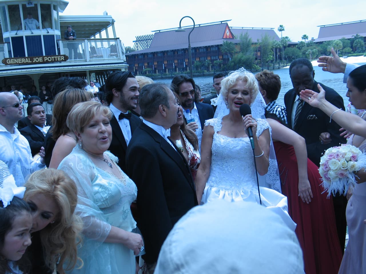 A la celebración asistieron sus hijos y varias celebridades.