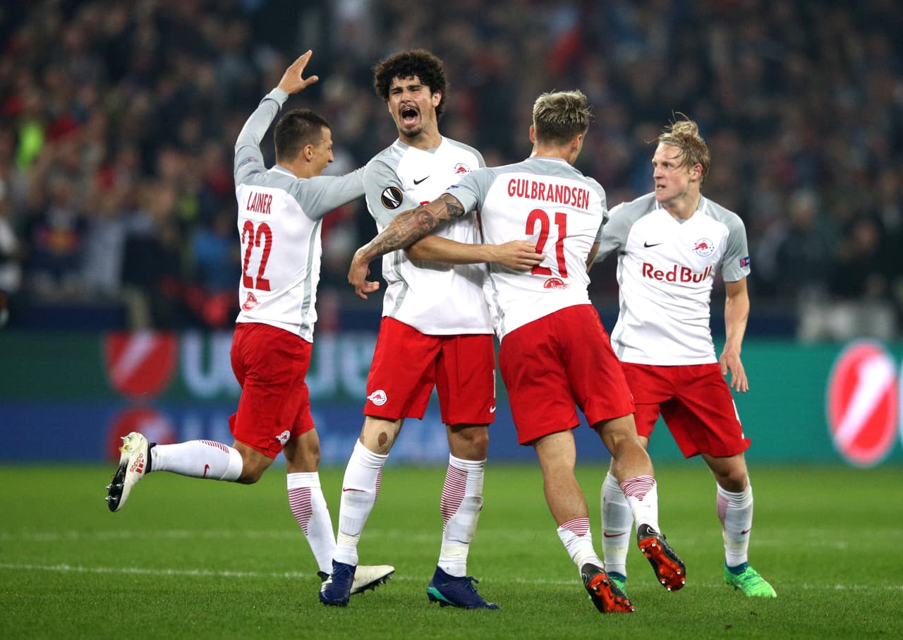 Salzburgo puso el 2-0 al minuto 20 del segundo tiempo con un autogol de Bouna Sarr.