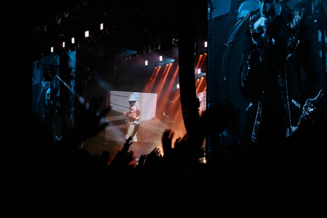 Desde disfraces de unicornios hasta atuendos muy veraniegos, pero eso sí muy buena vibra. Aquí una galería de fotos de la moda y el ambiente de Lollapalooza.