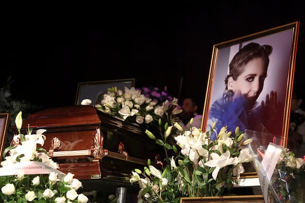 Con una clara inspiración en el personaje de Gatubela, Edith 'acariciaba' todo lo que encontraba a su paso cuando tramaba sus fechorías.