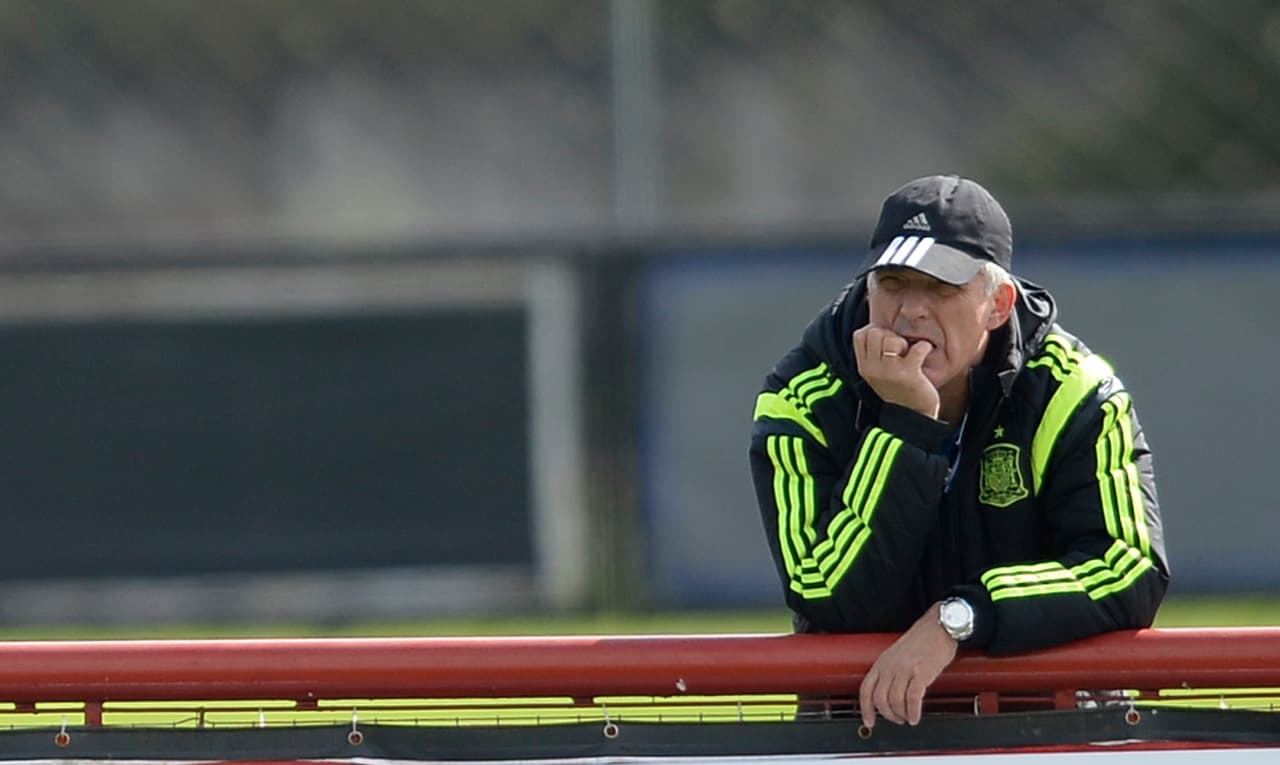 Jugador del Athletic Club (1970-1980) e internacional en 22 ocasiones con España (1973-79), Villar empezó la carrera de Químicas pero es licenciado en derecho. En 1986 fue elegido presidente de la federación Territorial Vizcaína y dos años después de la Española en sustitución de José Luis Roca. En la presidencia de la RFEF se mantiene desde entonces.