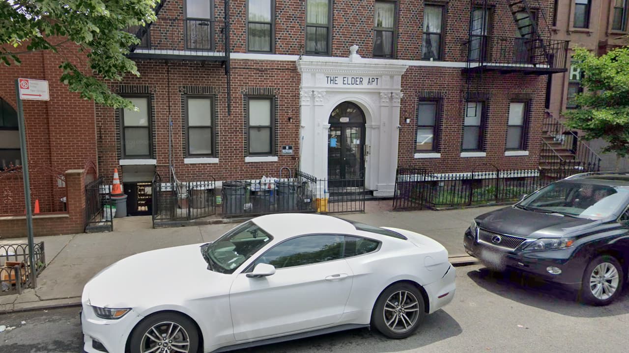 Adolescente de 15 años muere con una puñalada en el pecho durante pelea en Brooklyn