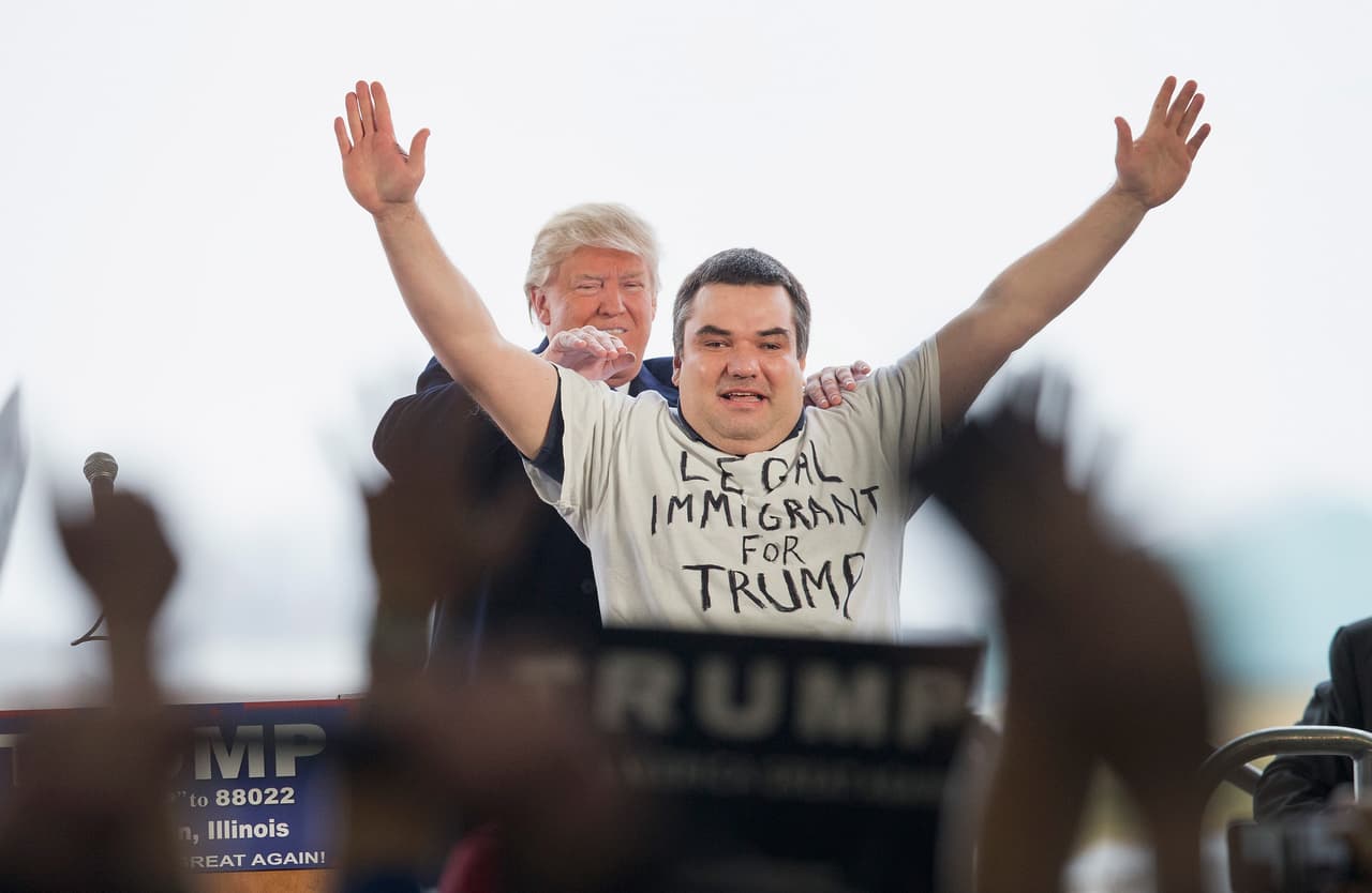 Latinos que prefieren a Donald Trump