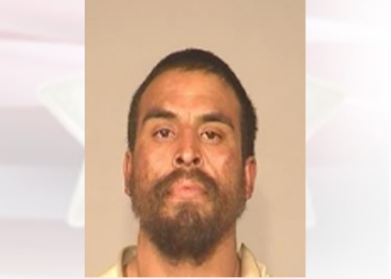 Nombre: Lorenzo Andrade
<br>Fecha de Nacimiento: 9/7/1987
<br>Orden de arresto: #20001535