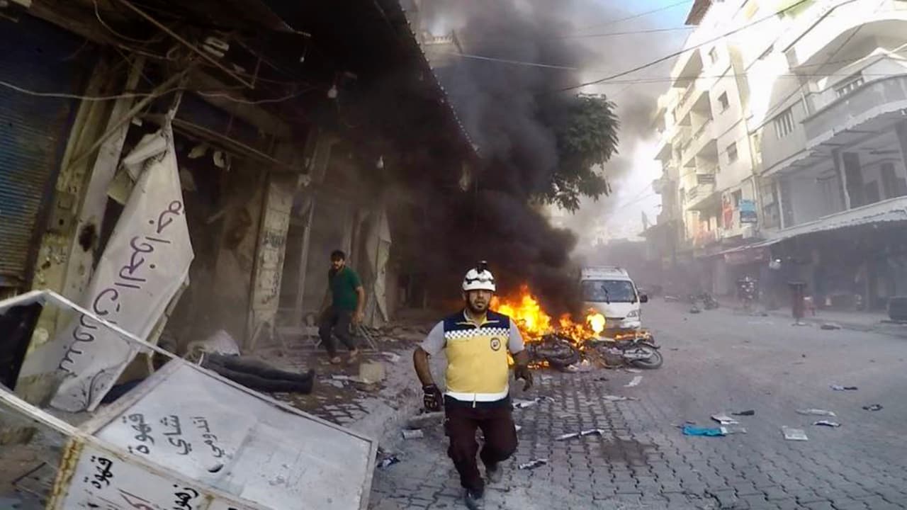 Al menos 80 muertos y más de 240 heridos en un extraño ataque con drones en una graduación militar en Siria