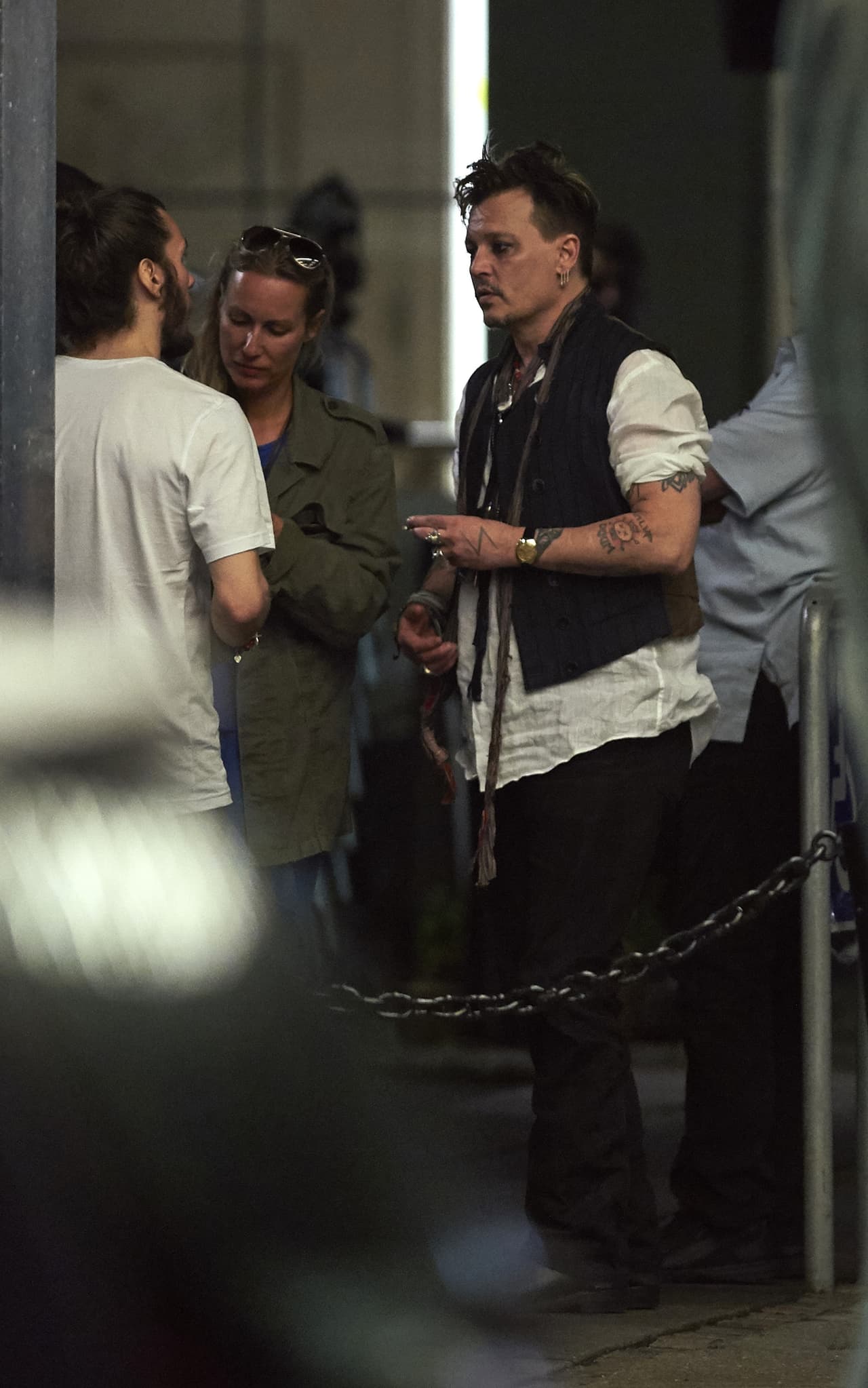 Johnny Depp está pasando por un duro momento en su vida. A la muerte de su madre de le sumó la demanda de divorcio de Amber Heard, alegando violencia doméstica.