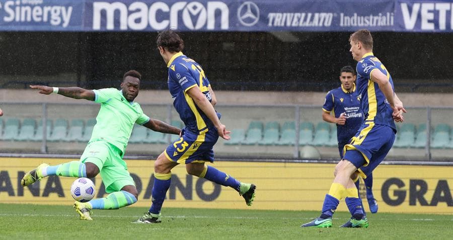 Hellas Verona ve la derrota en casa ante la Lazio con marcador de 0-1 justo al minuto 92, con anotación de Milinkovic-Savic y los de Inzaghi siguen en la pelea por puestos europeos de la Champions League.