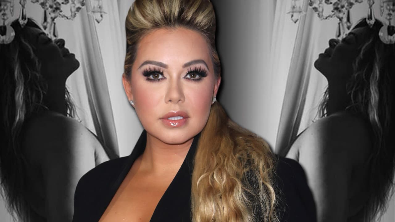 La contundente respuesta de Chiquis Rivera a una 'hater' de su foto al desnudo