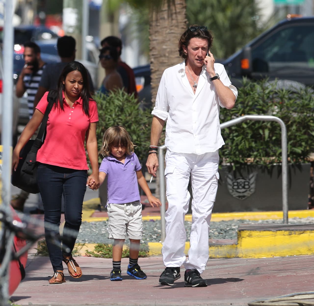 Hasta el momento, Colate no puede viajar con su hijo a México.