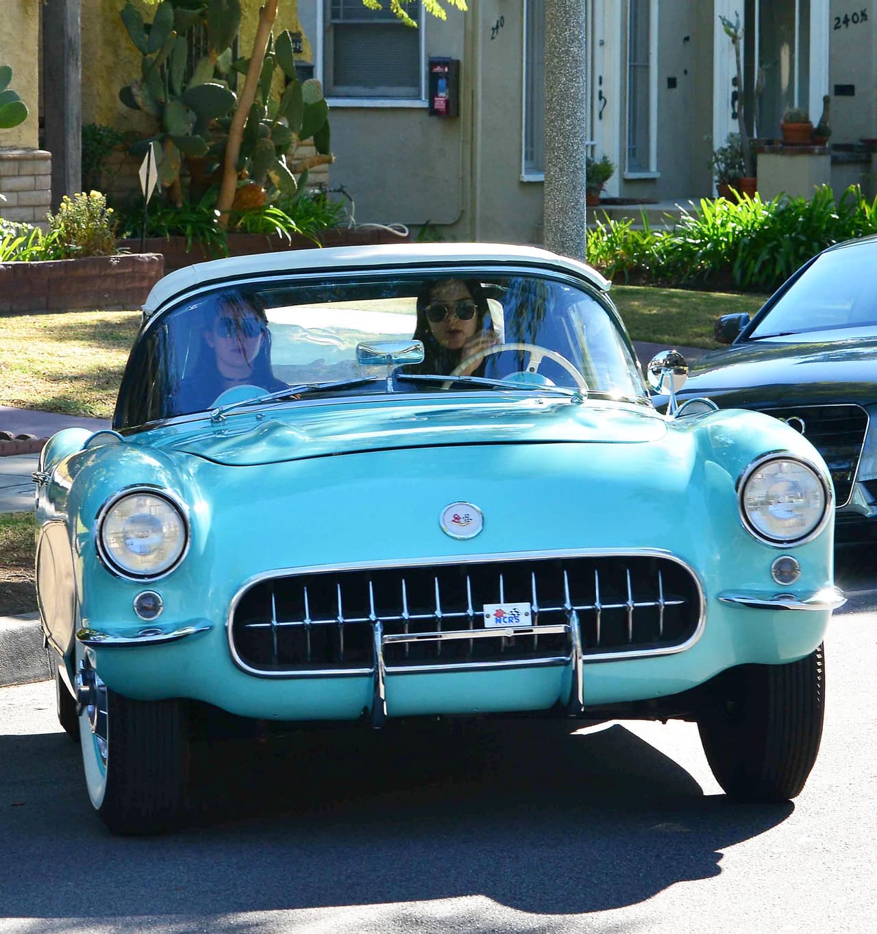 ¡Y es nada más y nada menos que un Corvette Stingray 1957!
