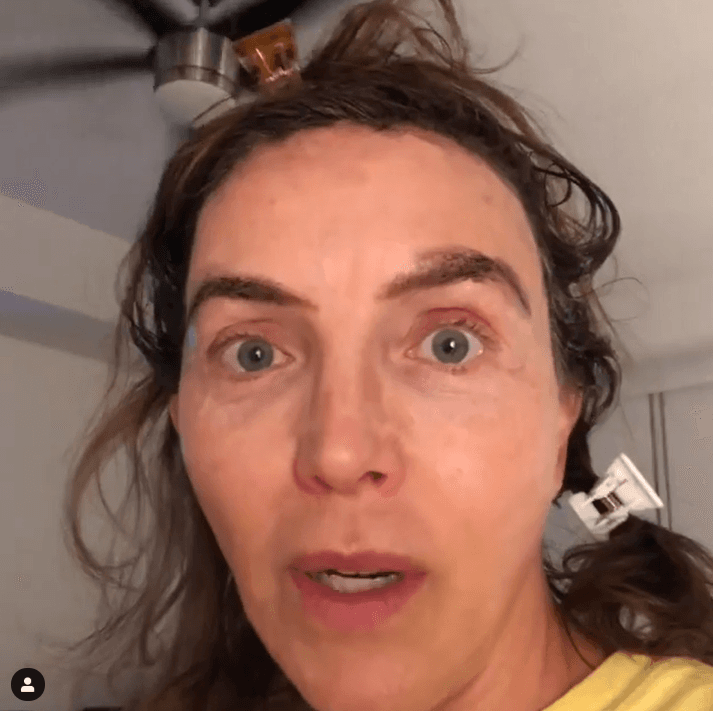 “He visto a mis compañeras algunas que dominan las redes y la verdad sí padrísimo porque se maquillan, se arreglan, salen divinas. La verdad es que sí es cierto, a lo mejor yo debería de arreglarme y maquillarme más”.