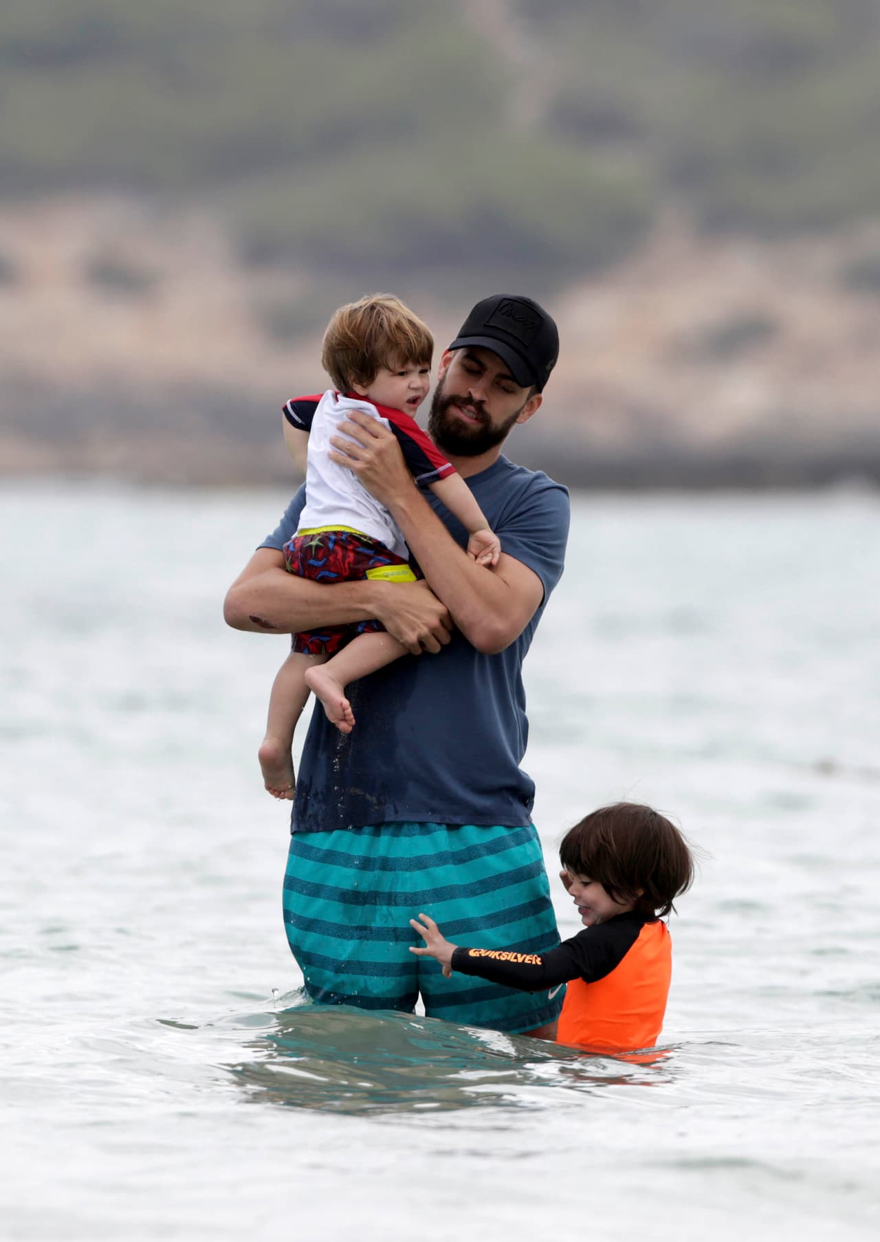 Al vivir cerca de la playa les permite disfrutar de días asoleados y llenos de diversión.