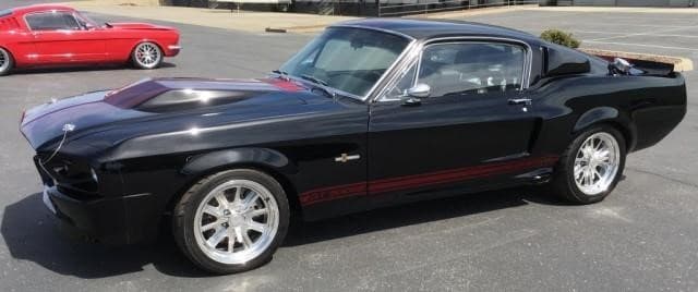 También se remata este 1967 Ford Mustang Shelby GT 500 Super Snake valorado en 192,550 dólares.