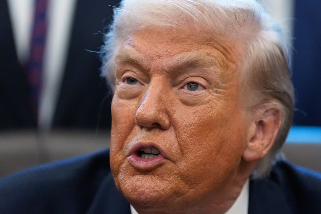 Trump anuncia suspensión de fondos federales a ciudades santuario: California y NY en la mira