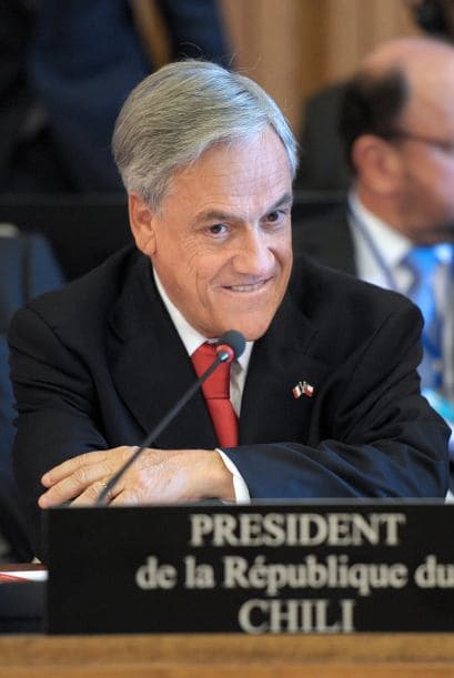 Piñera agradeció el apoyo que la UNESCO brindó a Chile tras el terremoto y el tsunami de febrero pasados, que destruyeron un tercio de las escuelas del país, y que marcó el inicio "dramático de un año especial (...) un año 2010 que nos ha refortalecido", enfatizó el presidente chileno, siempre sonriente.