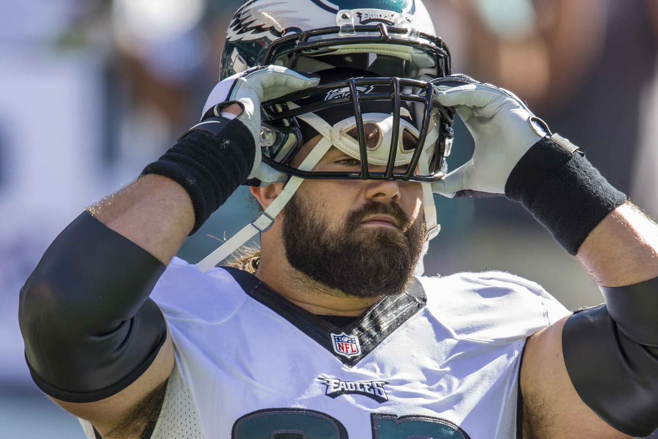Jason Kelce: La línea ofensiva de los Philadelphia Eagles es una desgracia ahora mismo