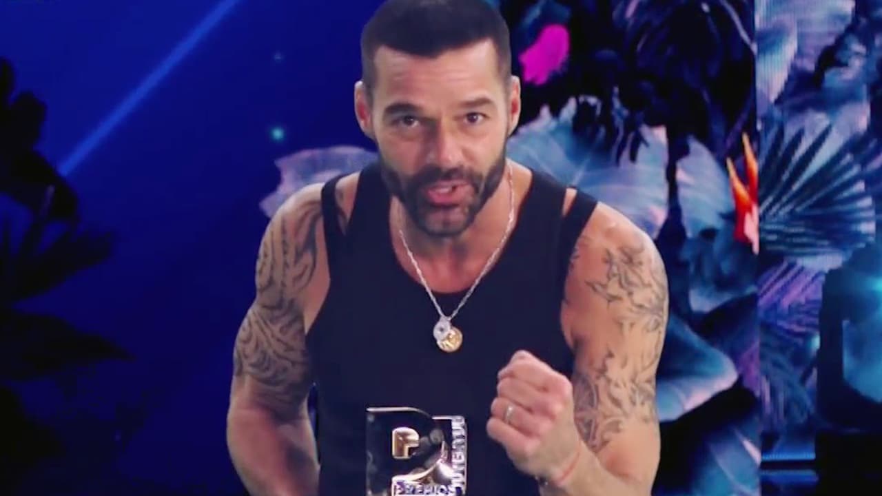 <a href="https://www.univision.com/shows/despierta-america/todos-tenemos-que-hacerlo-el-inspirador-mensaje-de-ricky-martin-al-ser-reconocido-como-agente-de-cambio-video">Ricky Martin</a> también fue reconocido, y ante ello pronunció un potente discurso.