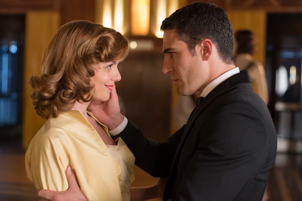 Alberto le pide matrimonio a Cristina.