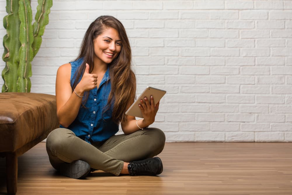 <b>Febrero: El ángel de la educación</b> 
<br>Este ángel te invita a que durante el segundo mes del año busques y estés atento al conocimiento interior que ya posees, pues la verdadera sabiduría proviene de tu propia alma. Si haces esto, podrás tomar mejores decisiones y por tanto tener una vida más serena y fácil.
<br>