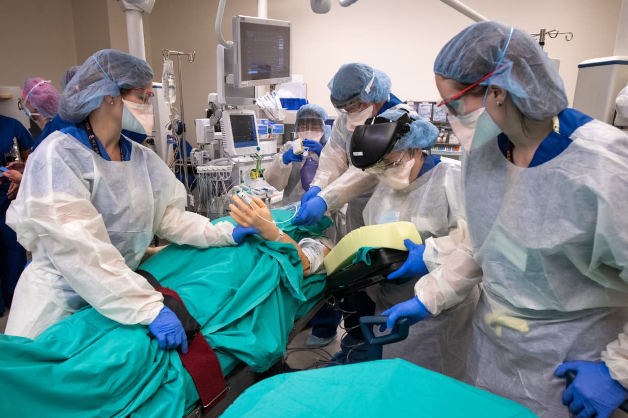 Hasta el momento, en el condado de Los Ángeles no existe un desbordamiento de casos de covid-19. Sin embargo, los casos detectados siguen en aumento.