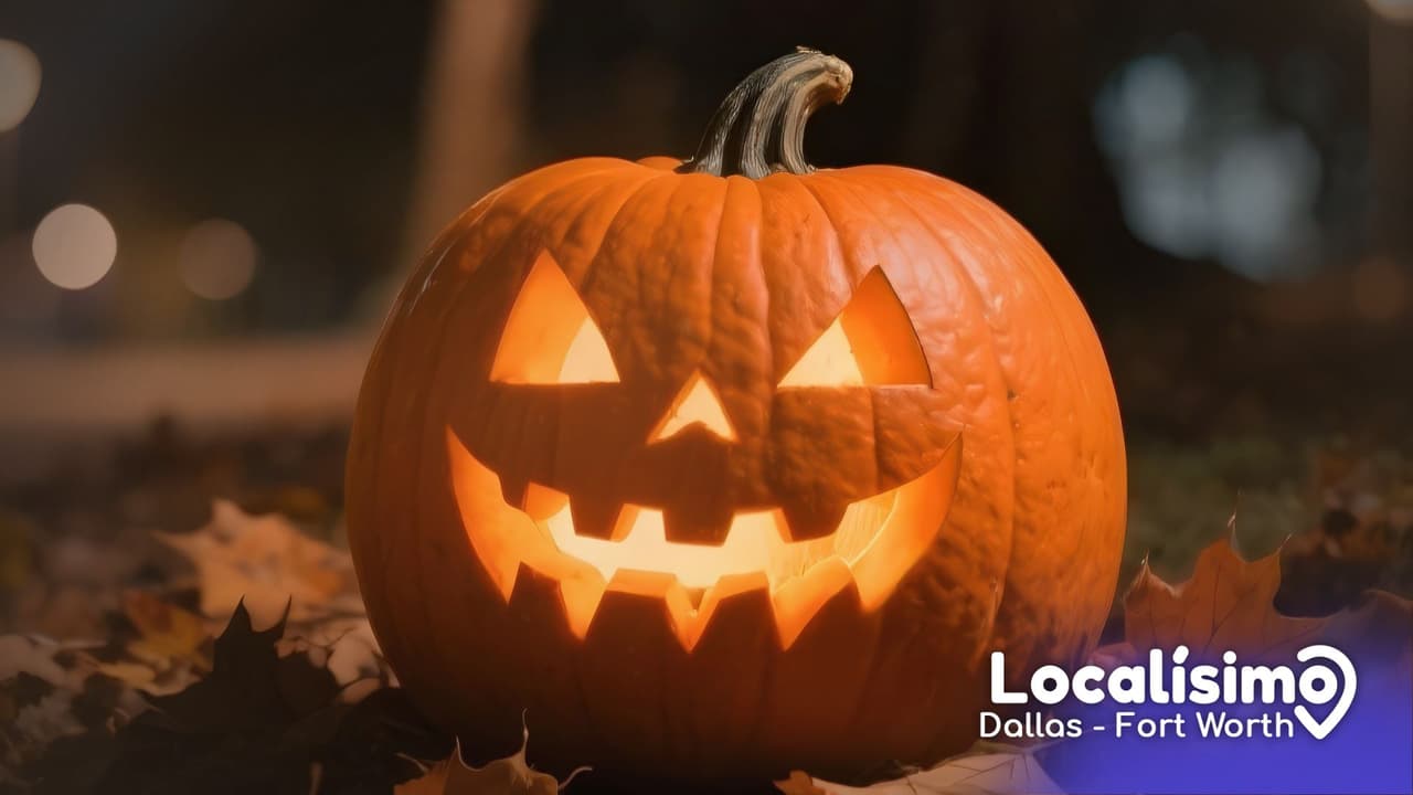 Llega esa época del año en la que
<b> las calabazas se vuelven linternas, los parques se llenan de telarañas falsas y hasta el más serio se pone orejas de gato. </b>Halloween se vive distinto en cada rincón de Dallas - Fort Worth, pero hay algo que une a todos: 
<b>las ganas de pasarla bien sin gastar un dólar. </b>
<br>Aquí tienes una 
<b>guía completa y 100% gratuita</b> con los lugares donde se respira el espíritu de octubre 
<b>sin pagar entrada en el norte de Texas.</b>
