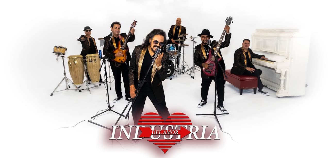 Tres bandas románticas en un mismo escenario