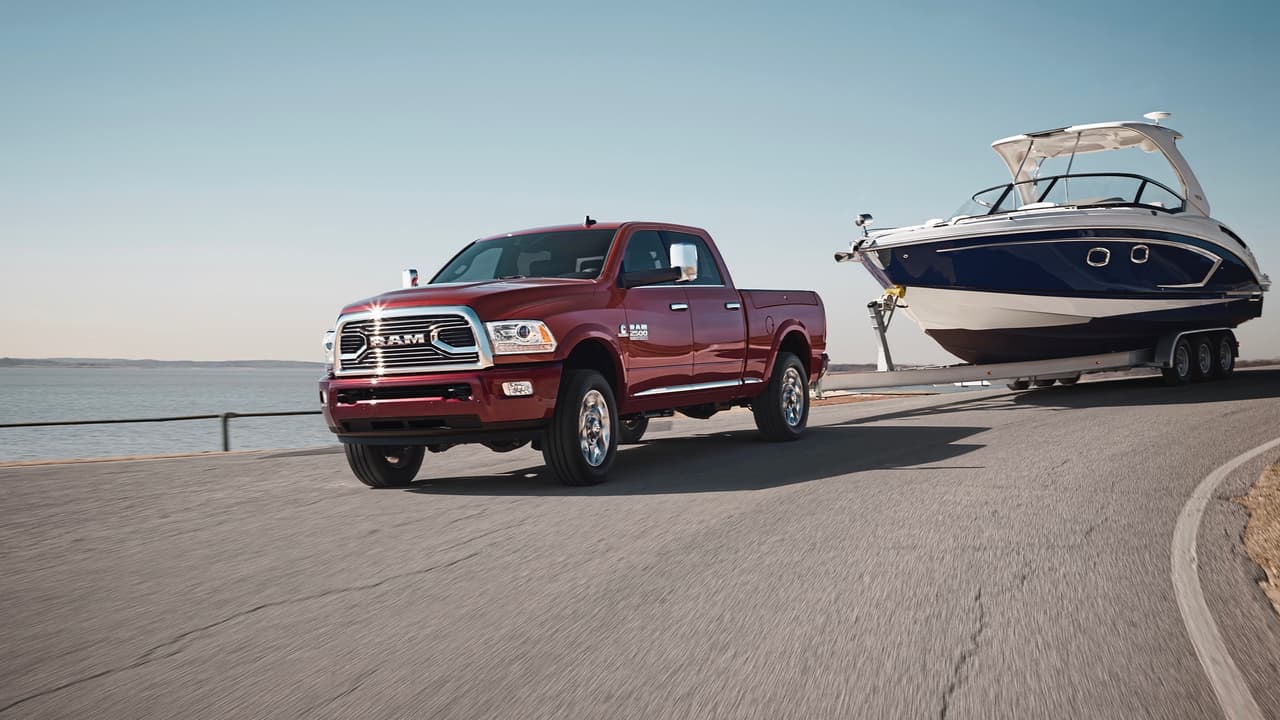 <h3 class="cms-h3-H3">13. Ram 2500 Crew Cab</h3>
<br>Los dueños de la pickup de trabajo pasado con capacidad de 3/4s de tonelada y cabina doble de Ram recorren un promedio de 15,900 millas por año. Carvana no distingue entre las camionetas HD con motor diésel o con motor a gasolina.
<br>
<br>La actual generación de la Ram 2500 fue presentada en este año. El estudio de Carvana fue hecho tomando en cuenta el modelo anterior producido entre 2009-2018.
<br>