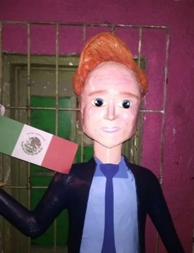 Los famosos americanos también se han convertido en piñatas y el conductor 
<b>Conan O’Brien</b> tuvo la propia después de una visita a México en 2017.