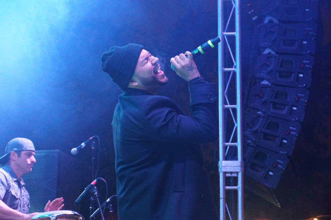 Frankie J covers Bronco's 'Nunca Voy A Olvidarte' 