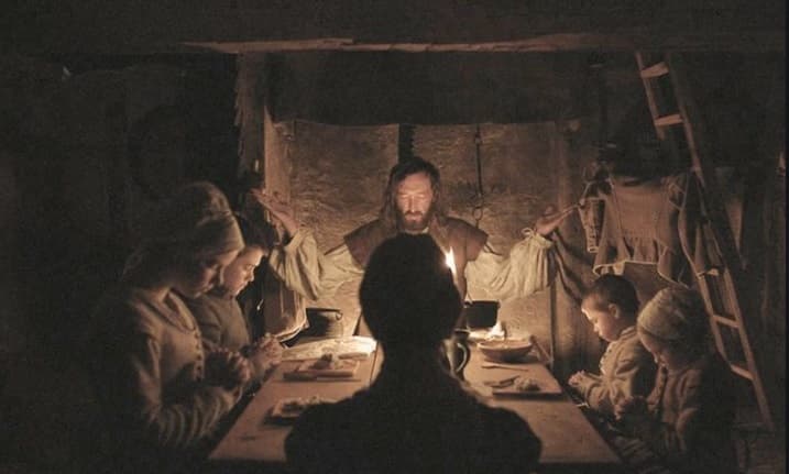 Pronto, viven una serie de experiencias paranormales ligadas a la brujería que comienzan a afectar a todos. Su final es inesperado y aterrador.