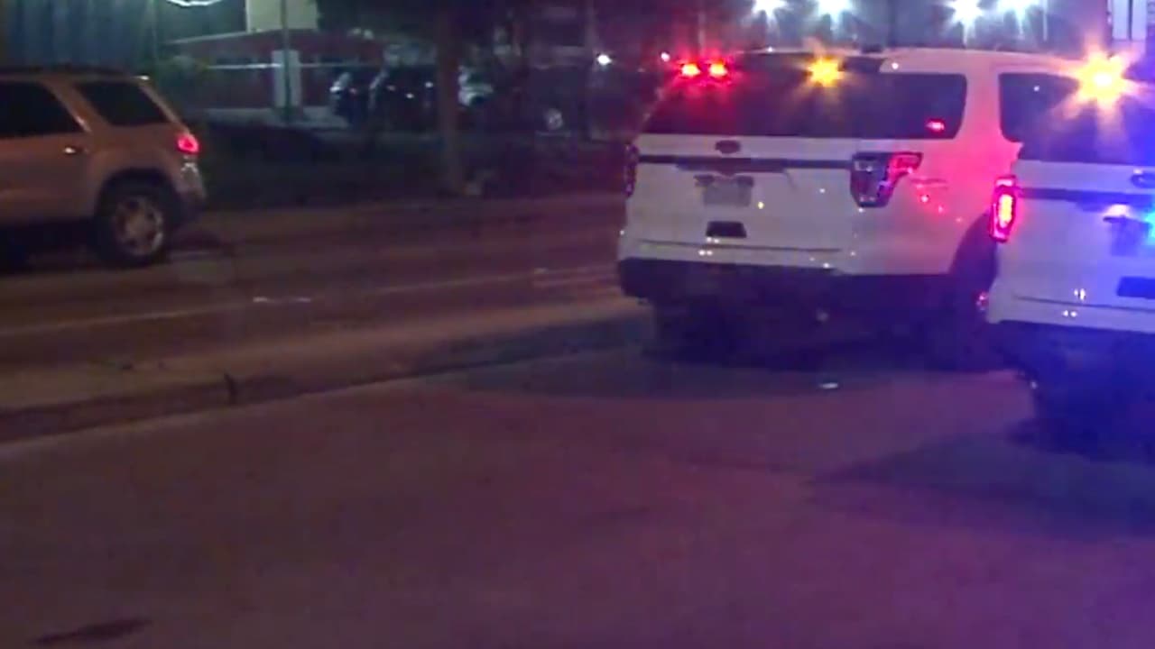 Alrededor de las 5:47 pm del 28 de noviembre, un auto Kia Sedona chocó contra una Ford Explorer. Ambos conducían por la cuadra 8900 de la Airline Dr, según informó la Oficina del Alguacil del condado Harris.