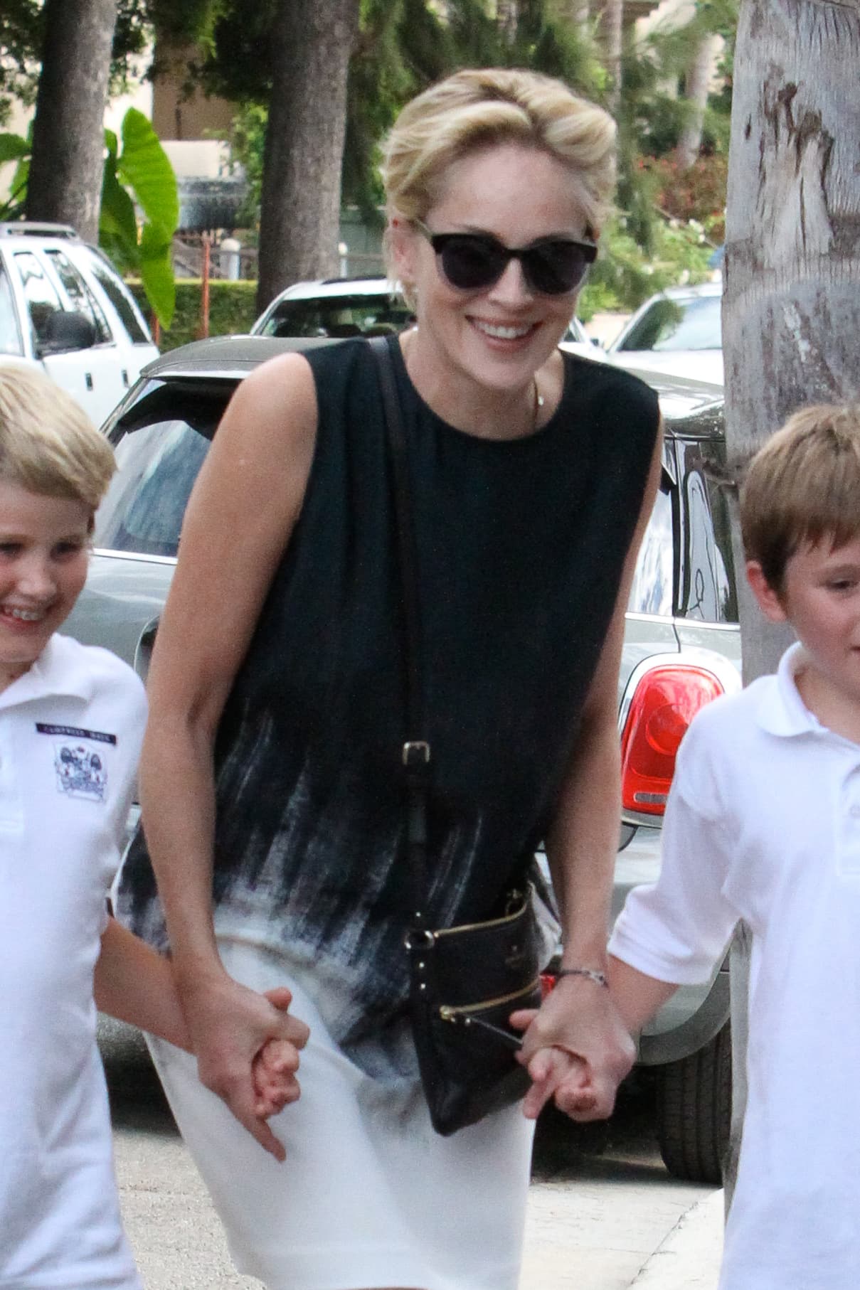 Sharon se veía muy feliz y los niños encantados después de uno de los primeros días de clases.