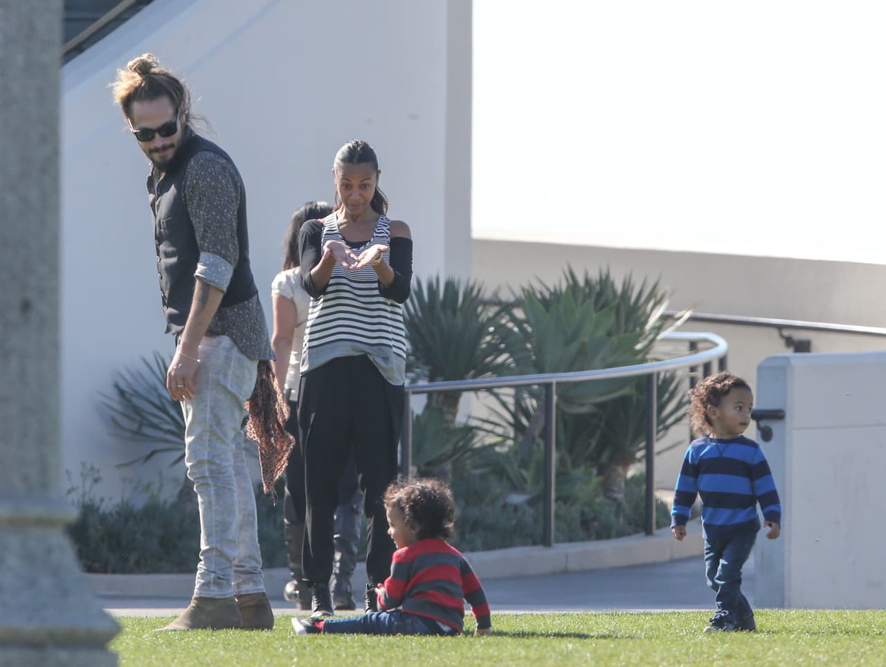 Oops! Uno de los peques se cayó.