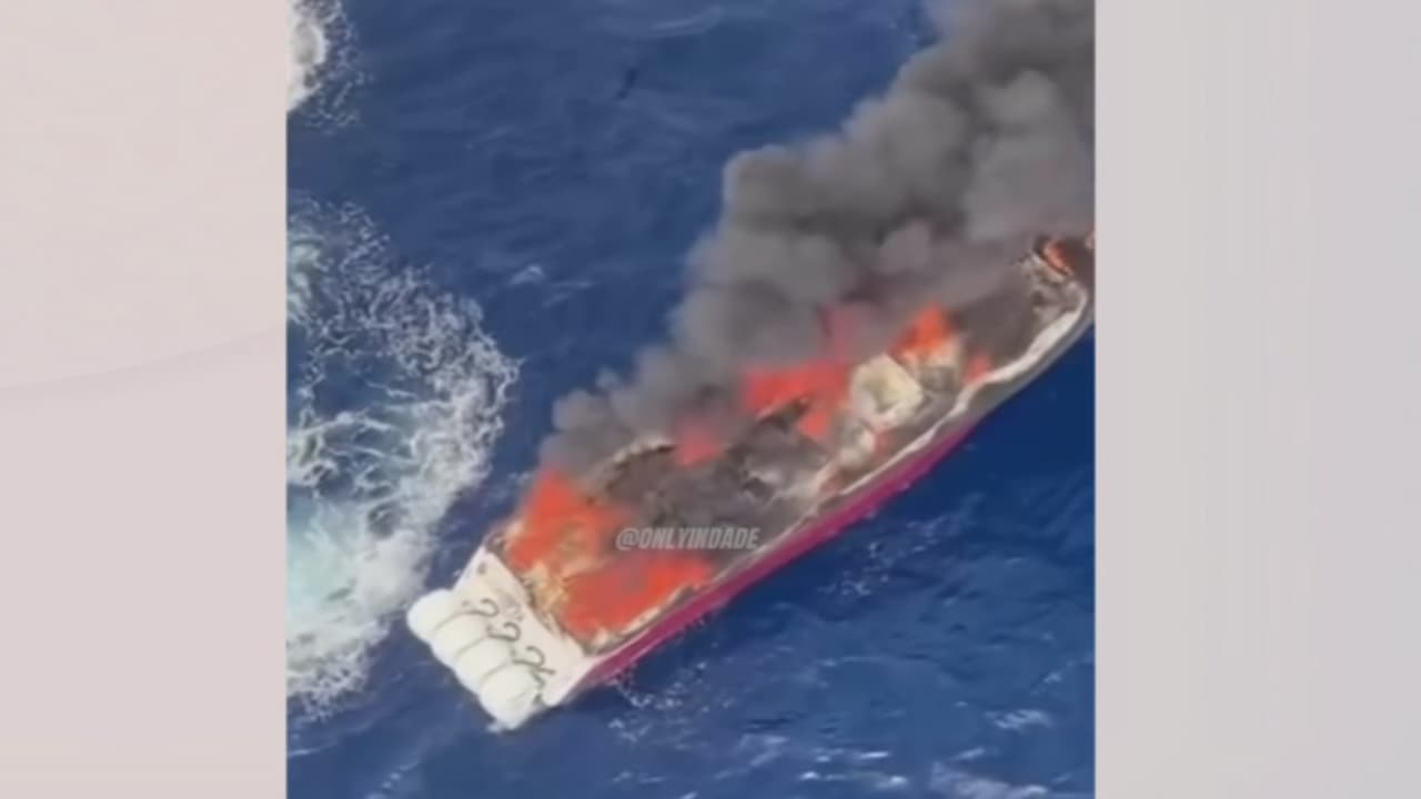 Cinco personas fueron rescatadas luego de que su embarcación se incendiara cerca de Key Biscayne