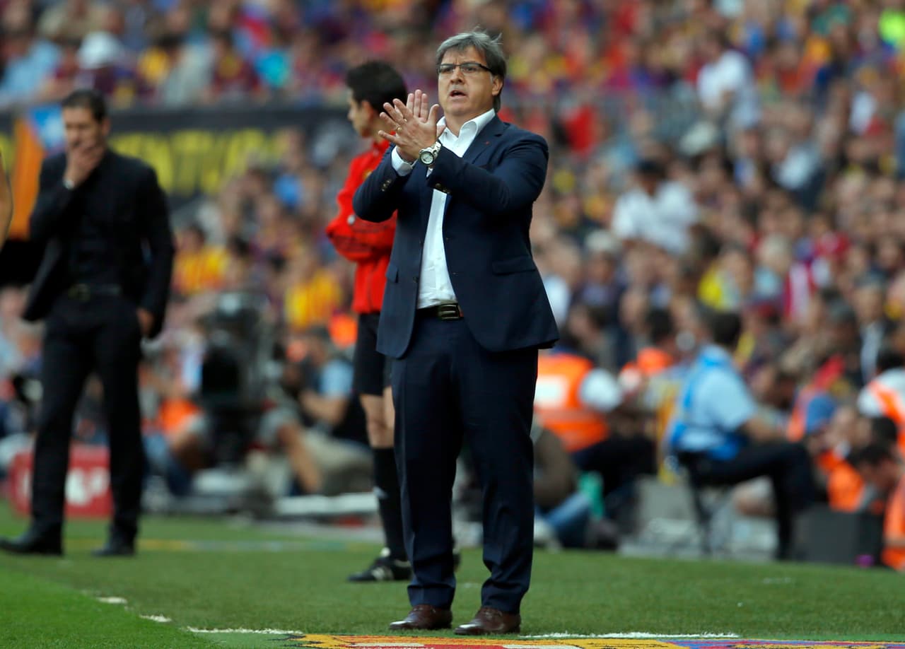 En el mismo año, Martino fue elegido para dirigir a Argentina con quienes llegó a dos finales de Copa América, pero las perdieron frente a Chile.
<br>