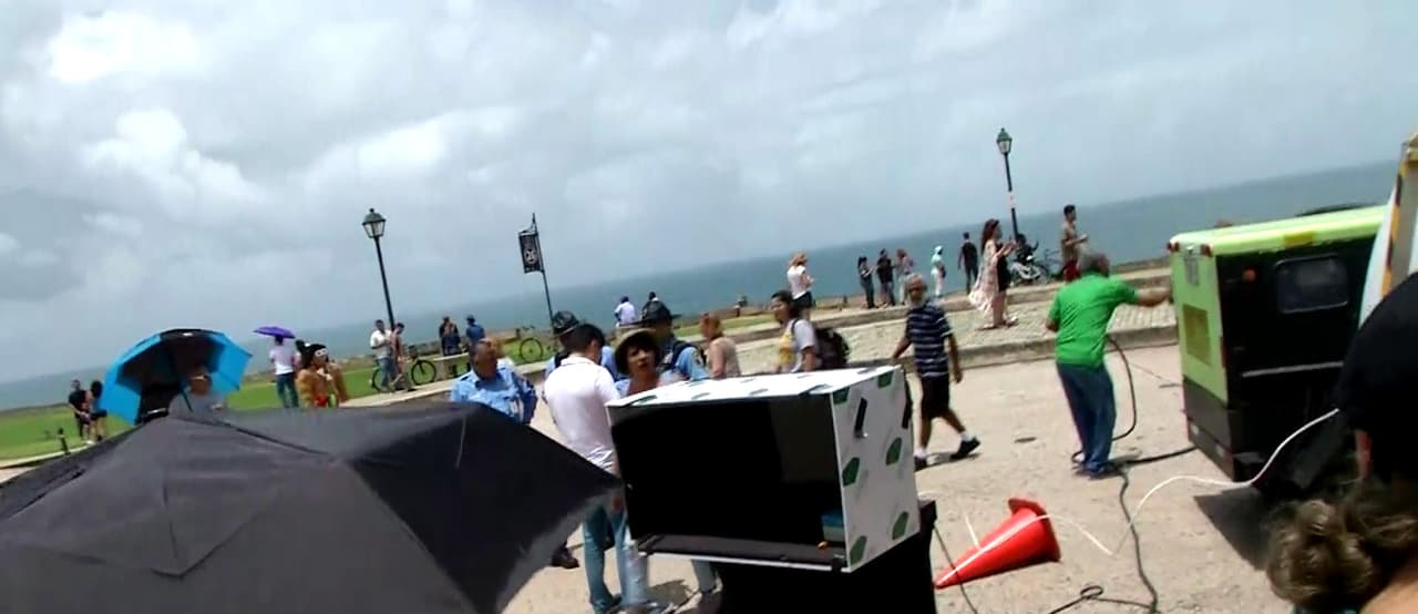 Cientos de personas decidieron pasar el día en los terrenos del Morro.