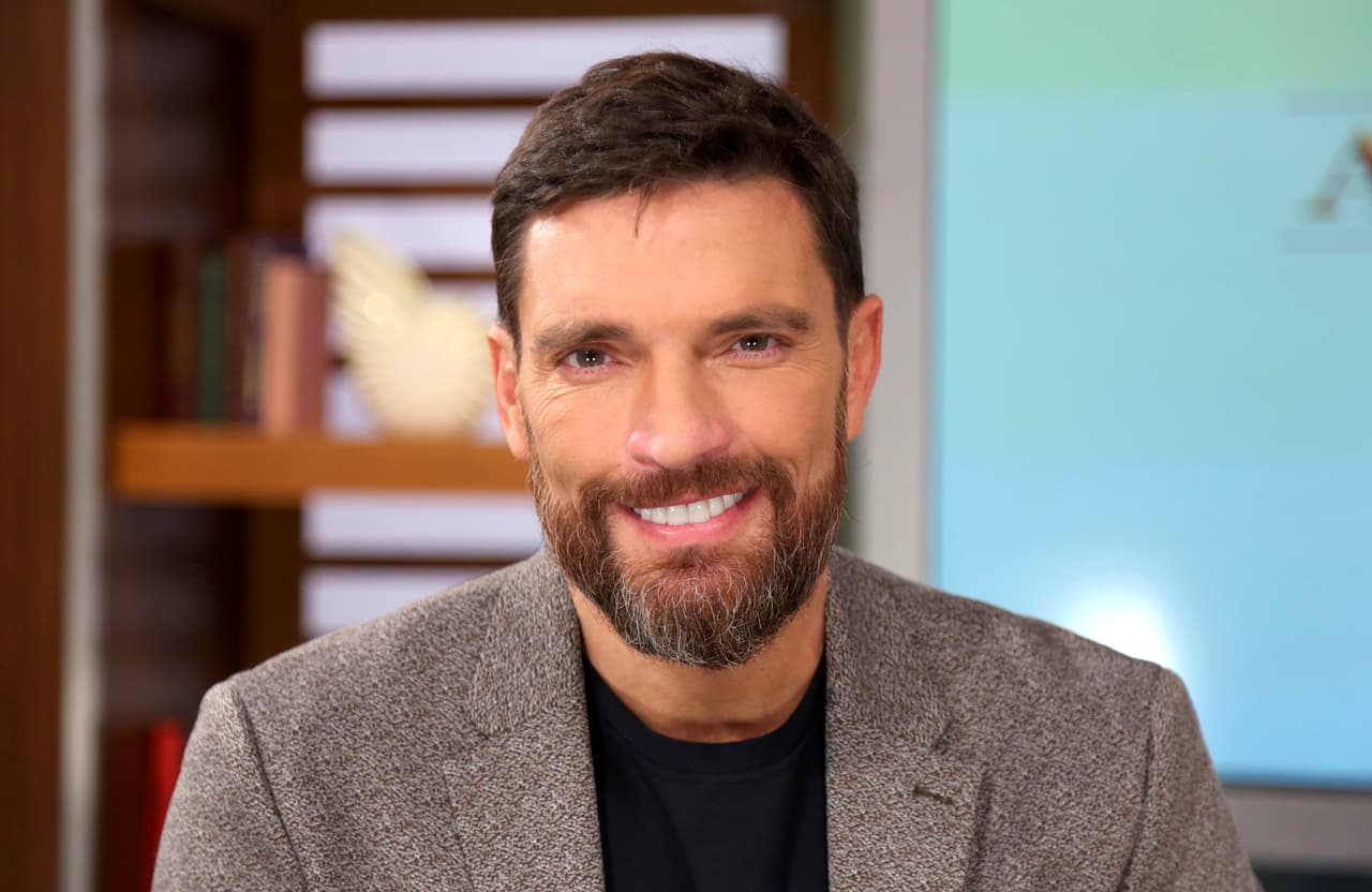 Además, Osorio afirmó que 
<b><a href="https://www.univision.com/famosos/a-ver-cuanto-duran-el-comentario-que-la-novia-de-julian-gil-no-dudo-en-responder-fotos">Julián Gil será parte del melodrama</a></b> y este 27 de agosto contó quién será la pareja del actor.
<br>