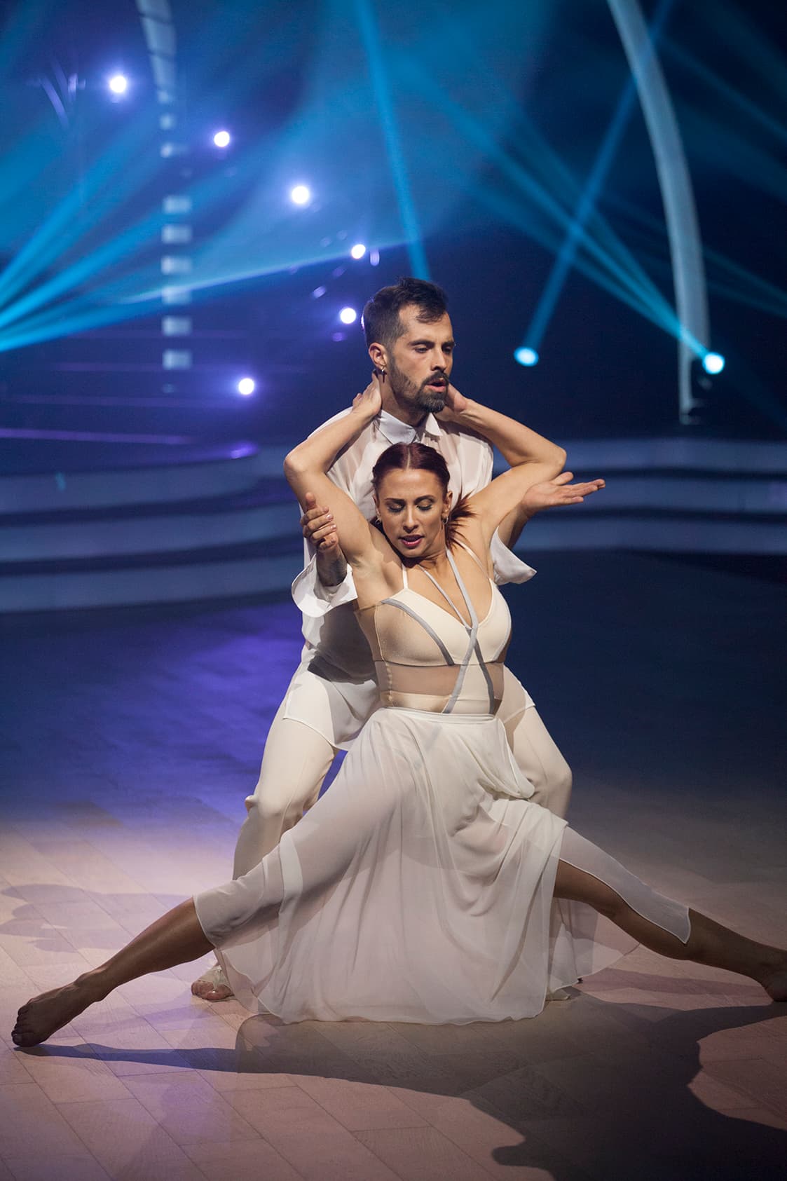 Pese al dramatismo y elegancia que tanto él como su bailarina imprimieron a su número, no fue suficiente para salvarse. Junto con su paisana
<b><a href="https://www.univision.com/shows/mira-quien-baila/pase-lo-que-pase-mike-bahia-y-sara-corrales-estan-listos-para-dejar-mira-quien-baila-video">Sara Corrales, quedó en manos del público,</a></b> que decidiría su estadía en la competencia.