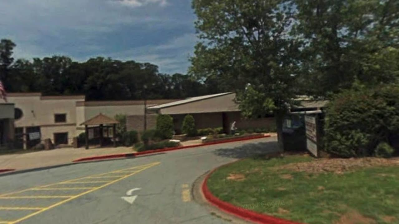 <b>MARIETTA: Holy Family Catholic Church. 3401 Lower Roswell Rd</b>. Las celebraciones culminan este miércoles a partir de las 6 pm. Se realizará un Rosario en procesióin, una misa con mariachis, una cena y una rifa. 
<b>Más sobre el evento, <a href="https://z-m-www.facebook.com/events/441444696757682/" target="_blank">aquí</a></b>.