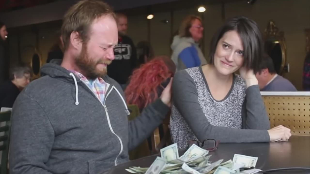 Cientos de personas sorprenden a una madre sin seguro y le dan $13,000 para tratar un cáncer 