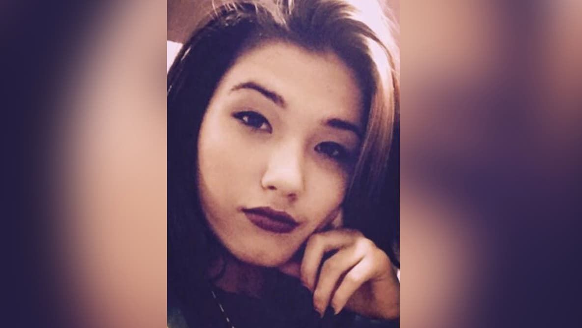ENERO: Victoria Cantú, de 15 años, perdió la vida luego de que el auto en el que se movilizaba con otros jóvenes fuera baleado con un rifle AK-47. 
<b><a href="http://www.univision.com/houston/kxln/noticias/arrestos/primer-arresto-en-el-caso-de-asesinato-de-victoria-cantu-video">Gabriel Cantú, de 18 años de edad, fue arrestado</a></b> por las autoridades en conexión con el asesinato.