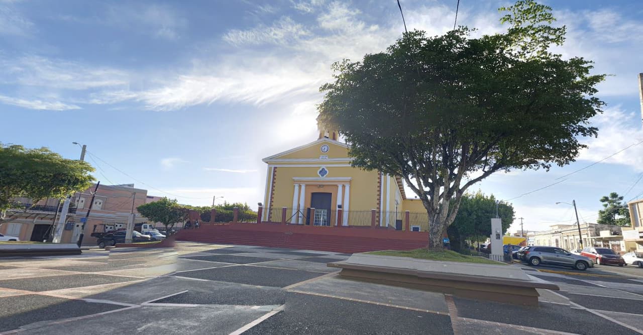 <b>Sabana Grande: </b>
<br>
<br>Vázquez Garced añadió que “nuestro compromiso con los afectados por los sismos no termina aquí. Continuamos evaluando todas las alternativas de ayudas disponibles para lograr una recuperación efectiva, que responda a las necesidades de los damnificados”.