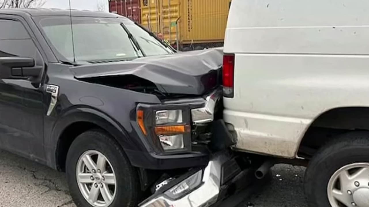 En Video | Familia de inmigrante denuncia que ICE chocó su auto para poderlo detener