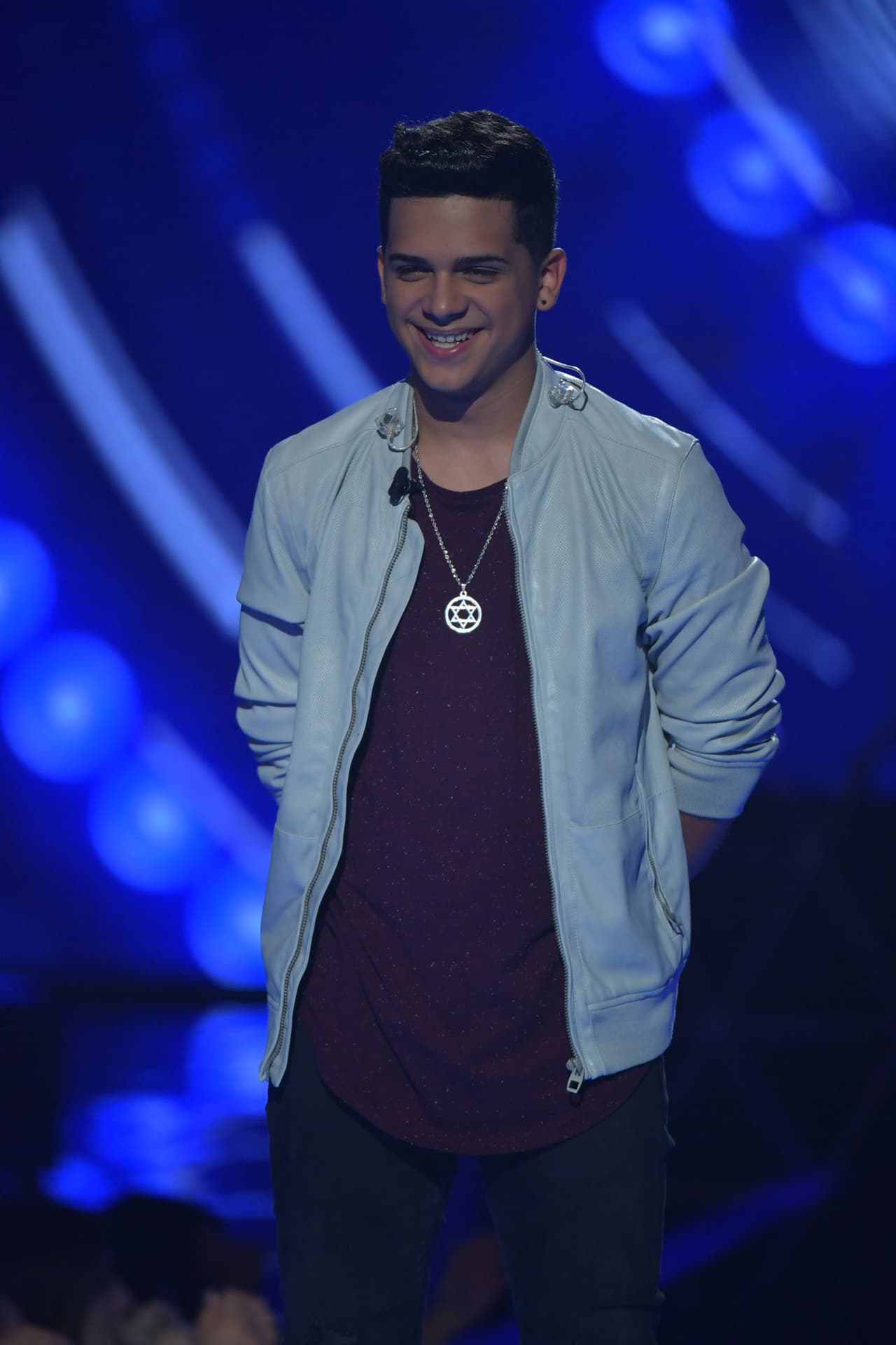 Su humildad soprendió a Mario Domm y por supuesto a Laura y a Wisin les gustó su presentación.