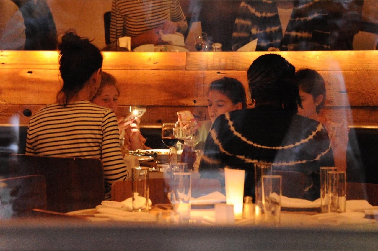 Fueron fotografiadas mientras cenaban en un famoso restaurante del prestigiado barrio de Soho, en el corazón de la ciudad de Nueva York.