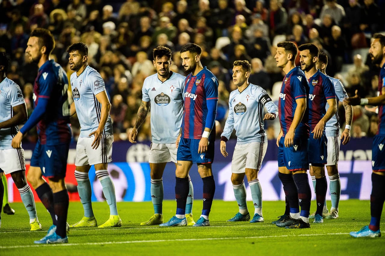 Aspas (12’) abrió el marcador y Martí (60’,70’) empató el encuentro y le dio la vuelta. Mayoral (91’) puso el 3-1 definitivo.