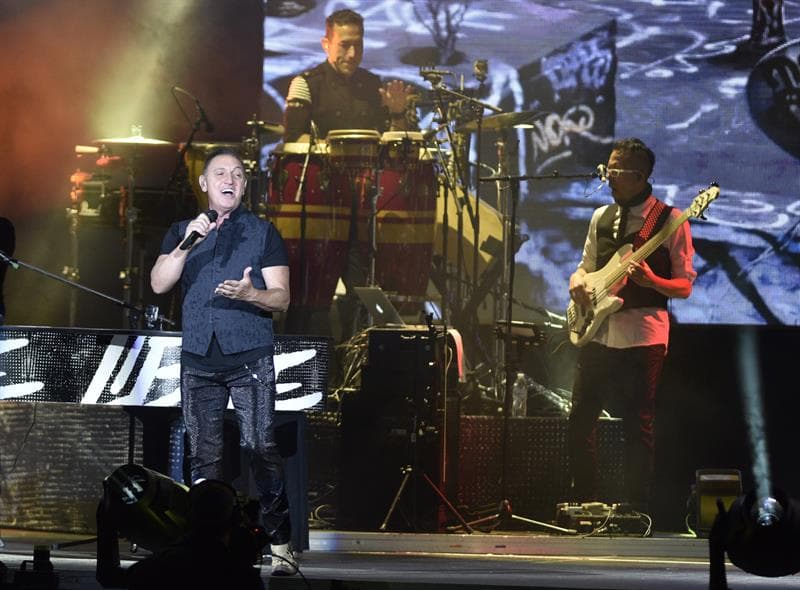 Franco de Vita incluye todos sus éxitos y el sábado interpretó hasta los temas que ha compuesto para otras grandes extrellas como Ricky Martin y Chayanne.